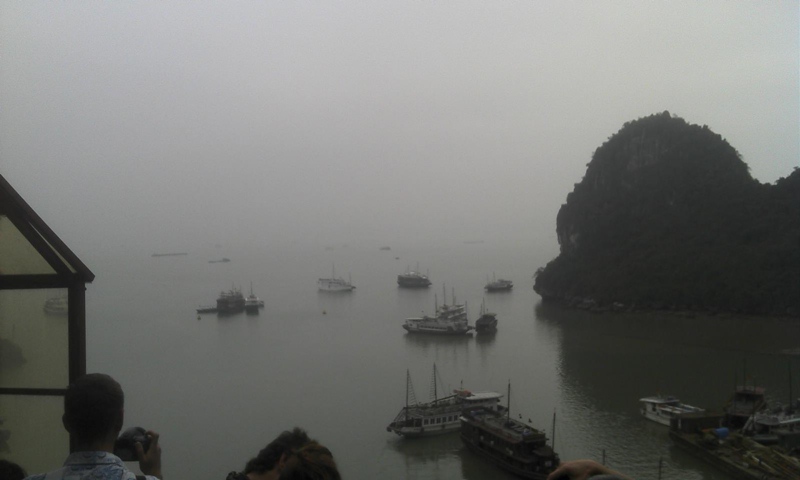 Ha long bay ไม่ส่วยเท่ากระบี่เราเลย