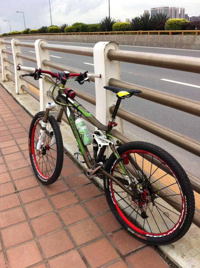 TREX EX8 Full suspension 2013