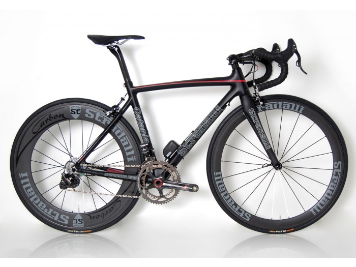 stradalli_catania_carbon_bike_capagnolo_campy_super_record_eps_50-85mm_black_wheels_1.jpg