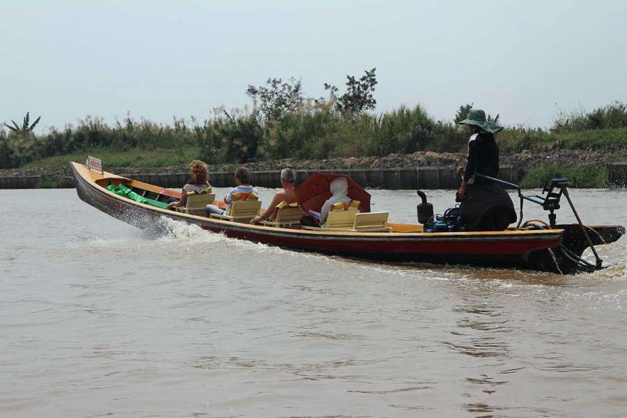 เรือของเราวิ่งช้าถูกลำอื่นแซงไปหลายลำเลย