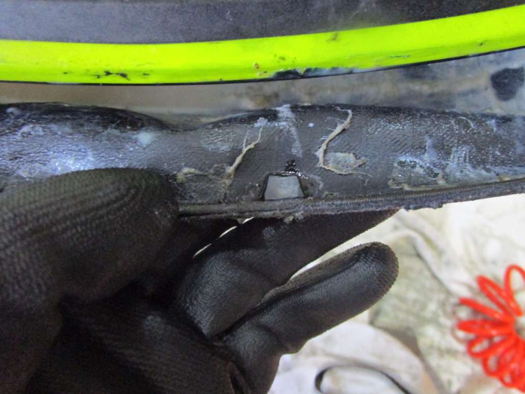 MTB tubeless repair (17).JPG