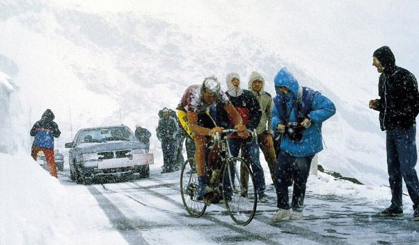 Andy-Hampsten-Passo-di-Gavia-Giro-d-Italia-1988.jpg