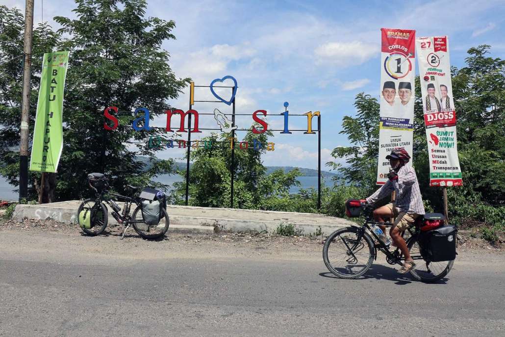 แป๊บเดียวก็เกือบถึงเกาะ Samosir แล้ว