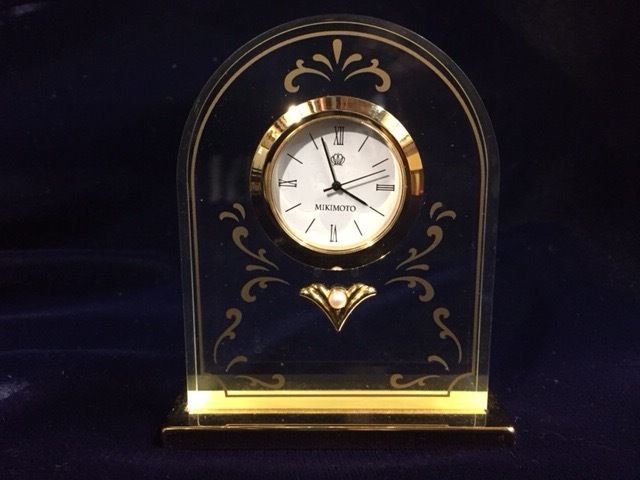 MIKIMOTO-Pearl-International-Clear-Desk-Clock-w-Pearl.jpg