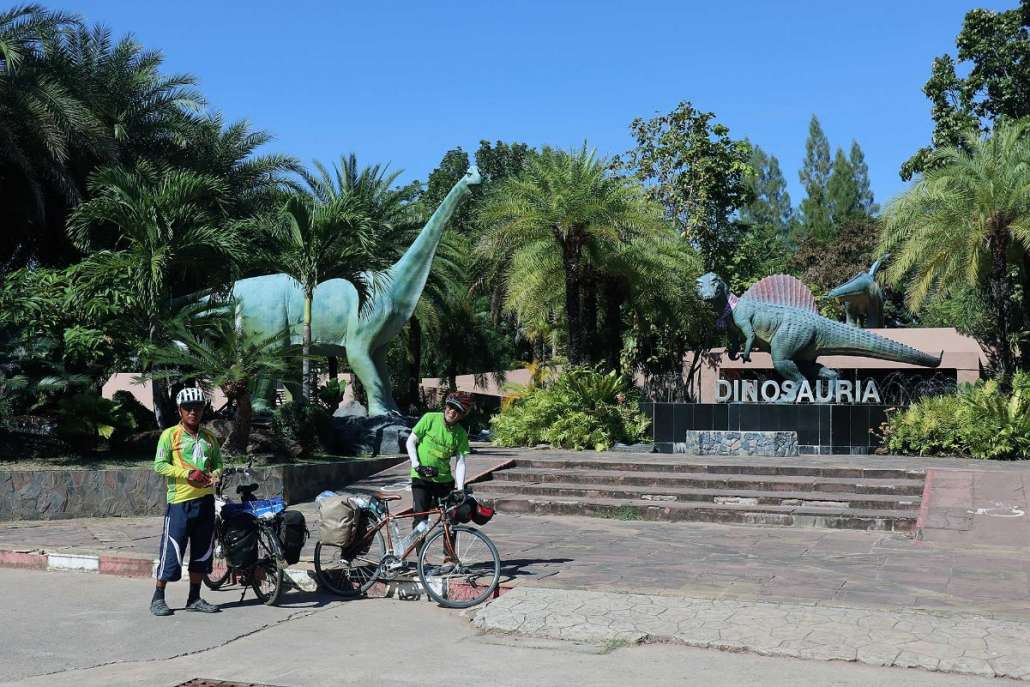 Sirindhorn Museum or Phu Kum Khao Dinosaur Museum อุทยานโลกไดโนเสาร์